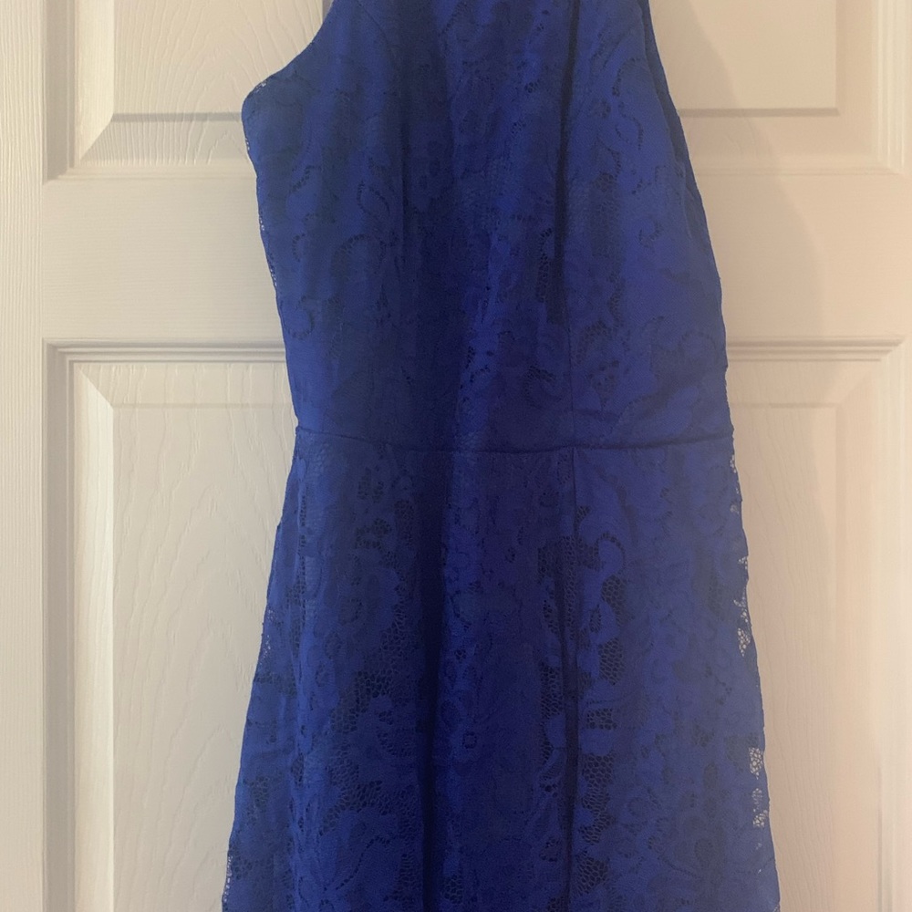 Dark blue lace dress with train